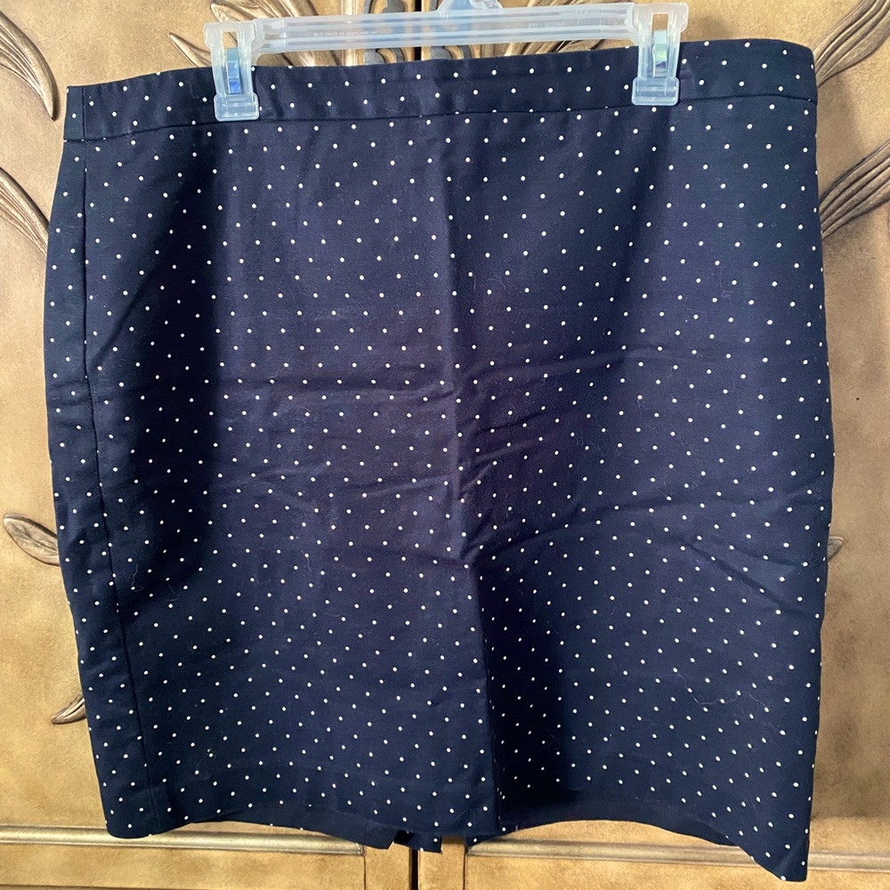 Liz Claiborne pencil skirt 18